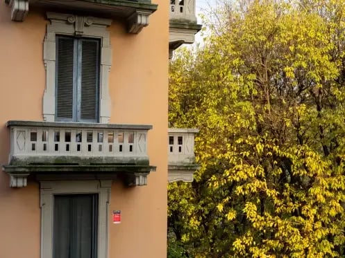 Façade maison scandinave Sector Alarm