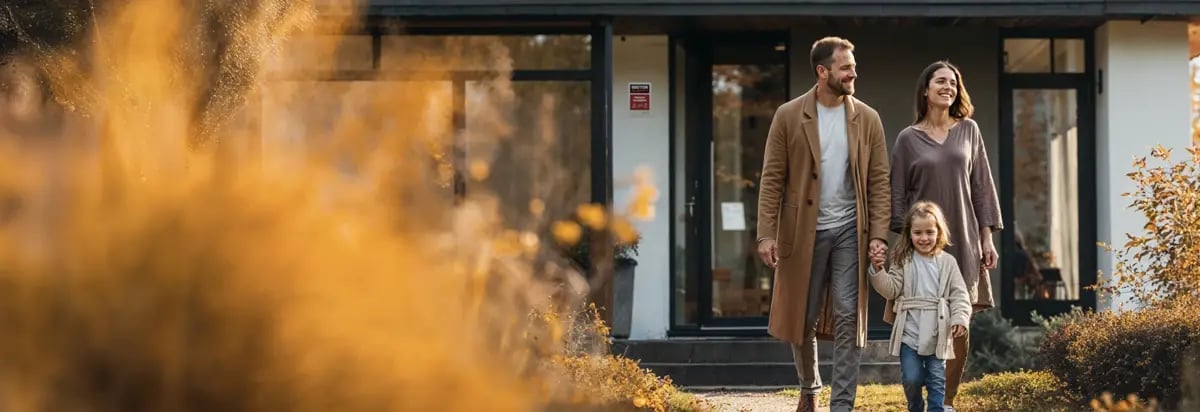 Famille protégée par une alarme maison Sector Alarm