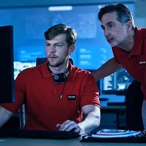 Agents de télésurveillance Sector Alarm réagissant à une alerte en moins de vingt secondes